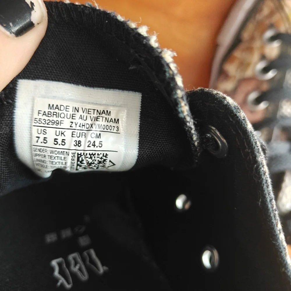 Converse Chuck Taylor Ox Sneakers 7.5 - Picture 5 of 6